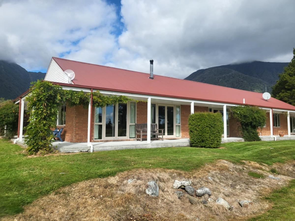 Misty Peaks Guesthouse Fox Glacier Exteriör bild